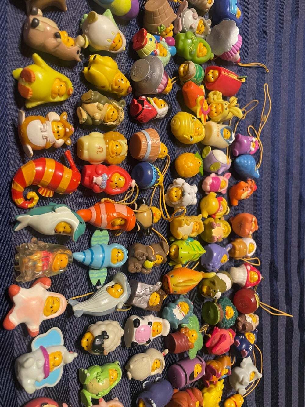 VTG Peek-a-Pooh Phone Charms Lot of 100 Mini Collectibles Winnie The Pooh - Picture 7 of 10
